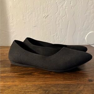Classic Black Women's Pointed-Toe Flats